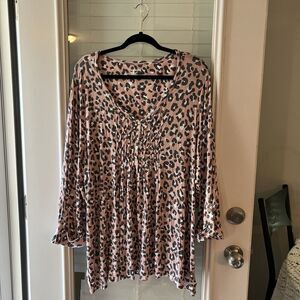Kim Rogers Women’s Top 2X  Cheetah Print  Roll Tab Sleeves